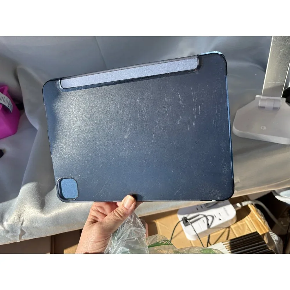 Apple iPad Pro 11-Inch Case With Pencil Holder Smart Cover Magnetic Closure - Picture 3 of 6